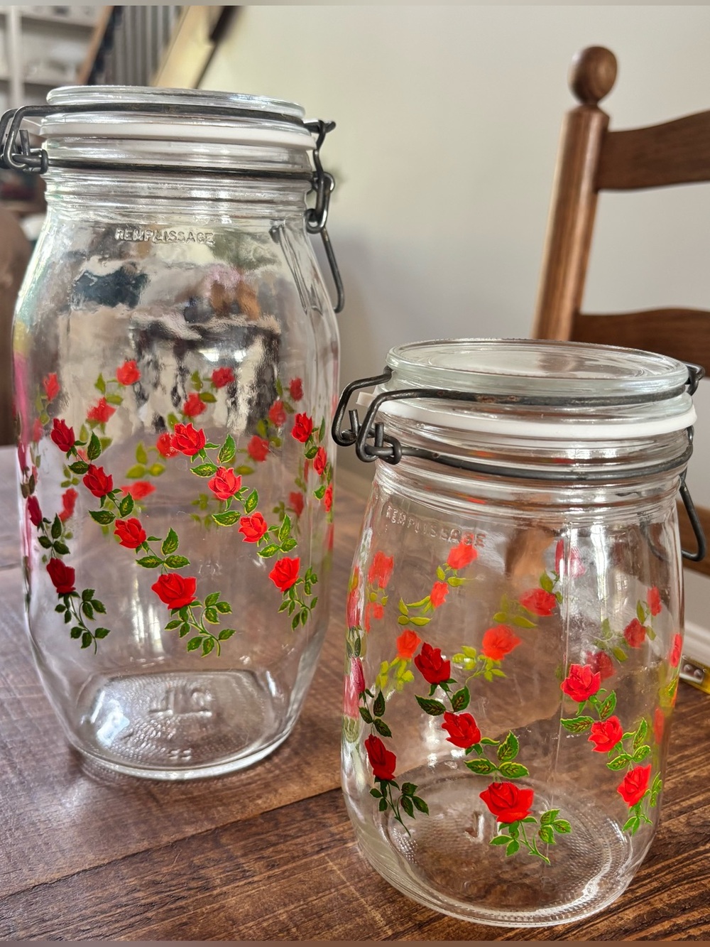 Vintage ARC France Niveau De Remplissage Floral Rose Glass Canister
